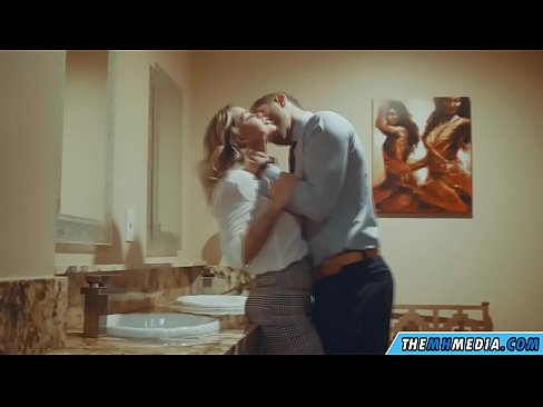 ❤️ Rehefa mamitaka anao ao amin'ny trano fidiovana ho an'ny besinimaro ny blonde be busty ❤ Anal vidéo amin'ny mg.wassell.ru ❌️❤